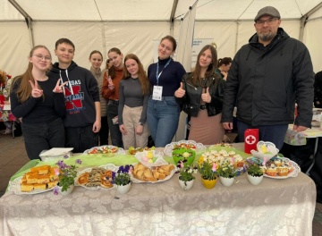 Nasi wolontariusze na Śniadaniu Wielkanocnym